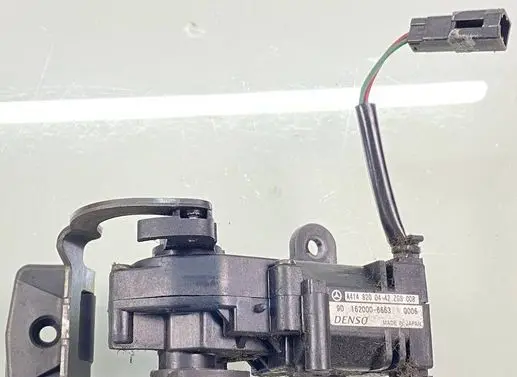 Mercedes-Benz Vaneo W414 Vent window/glass motor 1620006663