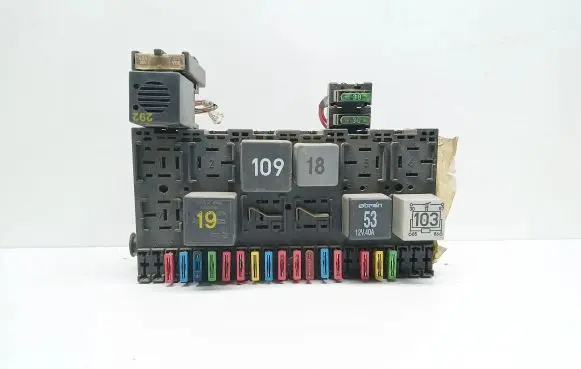 Volkswagen Polo III 6N 6N2 6NF Fuse box set