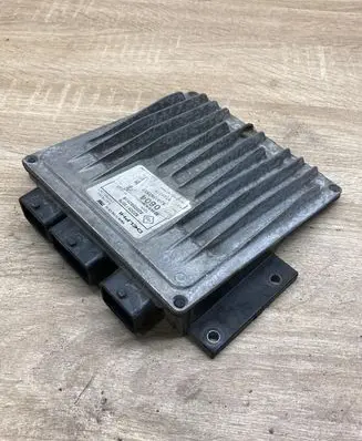 Renault Kangoo I Engine control unit/module ECU 8200513076 8200582518