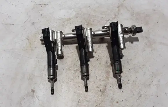 Peugeot 2008 II Fuel main line pipe 9811353880