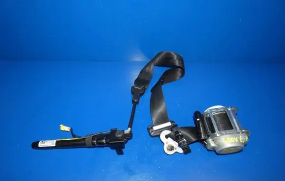 Fiat 500X Front seatbelt 
