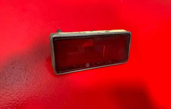 Chevrolet Corvette Rear corner (parking) light