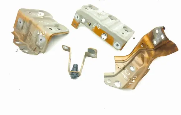 Renault Captur II Fender mounting bracket 663508999R 625588387R