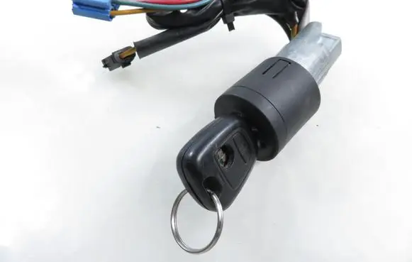 Citroen Xsara Picasso Ignition lock 9641551180