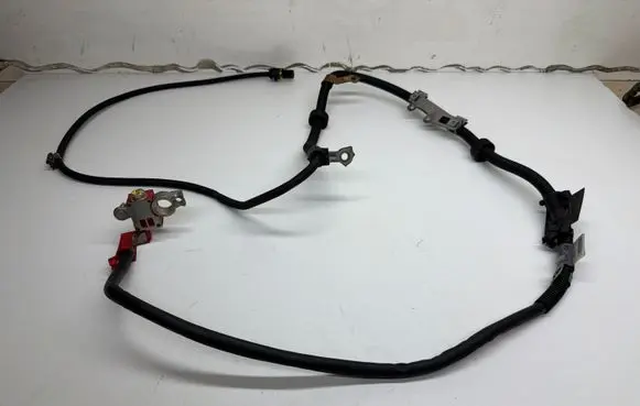 Mercedes-Benz C W204 Positive cable (battery) A2044402613