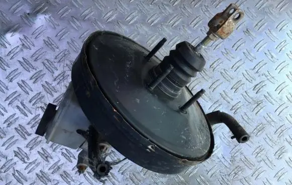 Mazda 626 Brake booster 83404309