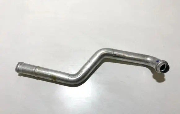 Engine coolant pipe/hose