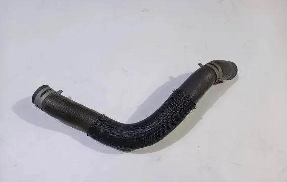 Ford Mustang V Engine coolant pipe/hose
