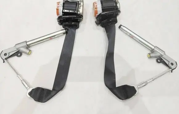 Aston Martin Vantage IV Set of seat belts 311632399A10 311632299A10