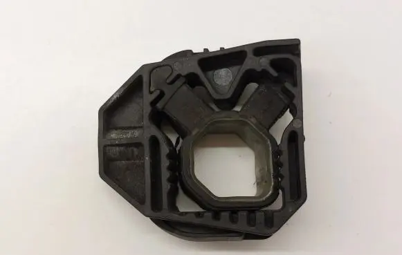 Radiator mount bracket