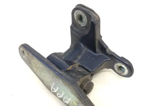 Mercedes-Benz B W245 Front door lower hinge 