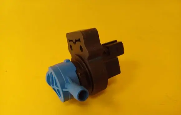 Mercedes-Benz C W203 Turbo solenoid valve 0004703393