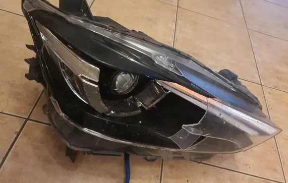 Mazda CX-30 Headlight/headlamp D10E51030