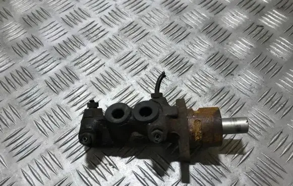 Renault Megane I Master brake cylinder 311901