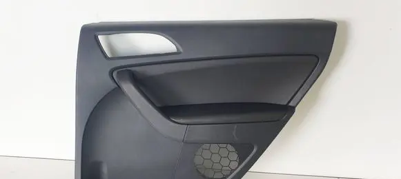 Skoda Yeti (5L) Rear door card panel trim 5L0867210