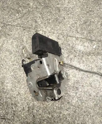 BMW 3 E46 Tailgate exterior lock 408306271 8353012