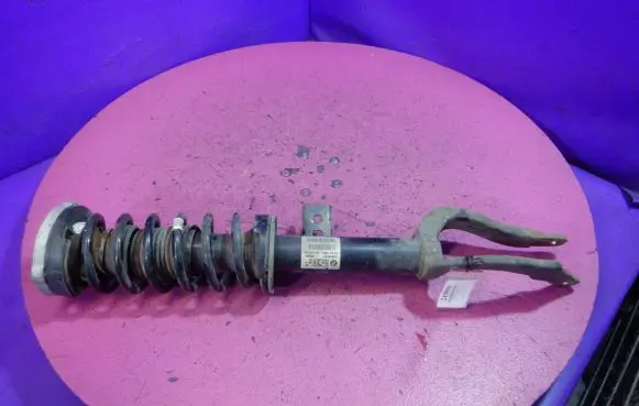BMW 5 F10 F11 Front shock absorber with coil spring 6852873