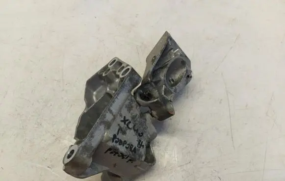 Volvo XC40 Driveshaft support bearing bracket 32139919