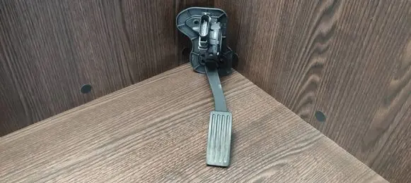 Ford Transit Accelerator throttle pedal 6C119F836CB 6PV00923800 6C116699AA