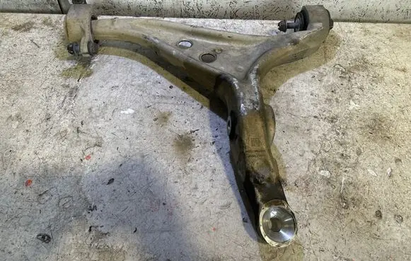 Mercedes-Benz GL X166 Front lower control arm/wishbone 16603