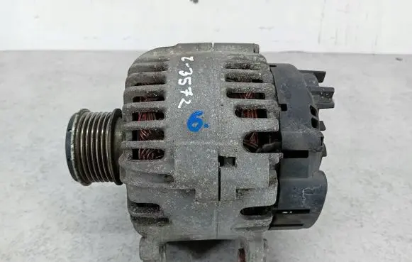 Skoda Octavia Mk2 (1Z) Generator/alternator 06F903023C