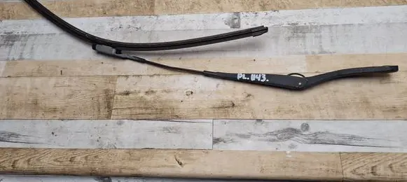 Volvo C30 Front wiper blade arm 8623159