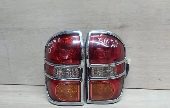 Toyota RAV 4 (XA20) Rear/tail lights