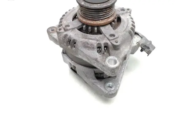 Toyota Yaris Generator/alternator 270600N040 1042102320