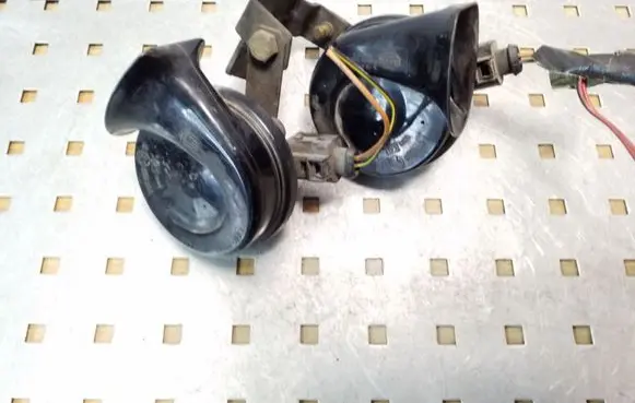 Skoda Fabia Mk1 (6Y) Horn signal 007424