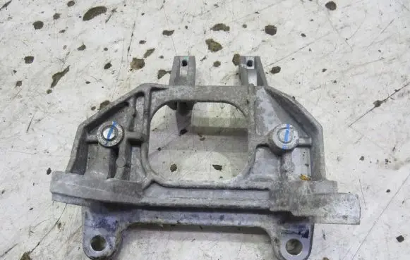 Nissan Note (E12) Gearbox mounting bracket 521684605-A22473