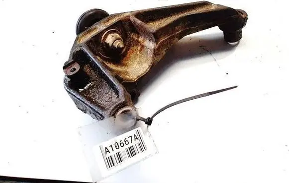 Engine mounting bracket