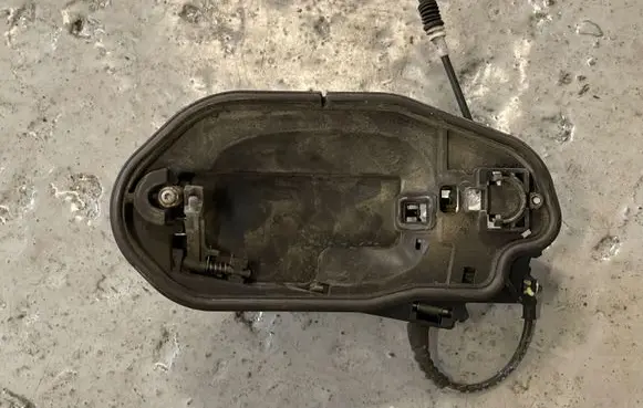 BMW 5 E60 E61 Front door exterior handle/bracket 7034544