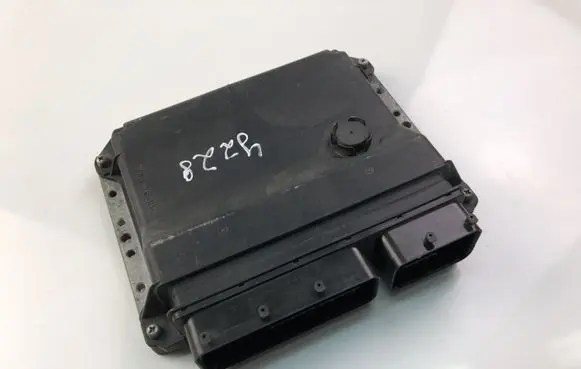 Toyota Avensis T270 Other control units/modules 8966105G80