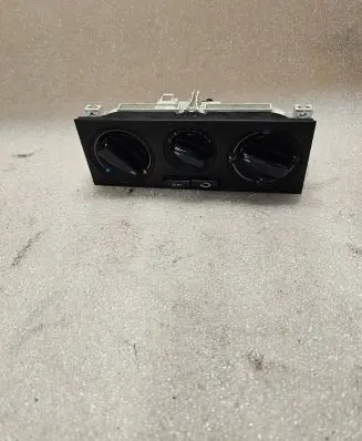 Volkswagen PASSAT B5 Climate control unit 1J0820045G01c