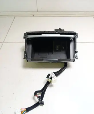 Hyundai Kona I Wireless charging module 84650DD700 K9H0S82111 202006080117