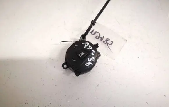 Steering wheel buttons/switches
