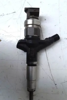 Subaru Impreza III Fuel injector 16613AA020