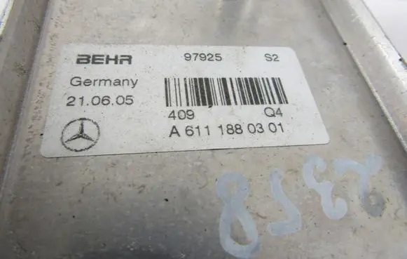 Mercedes-Benz CLK A209 C209 Oil filter mounting bracket a6111880301