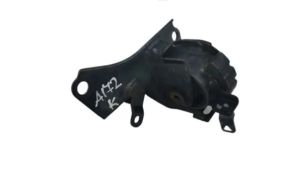 Toyota Avensis T250 Engine mount bracket 23720R010