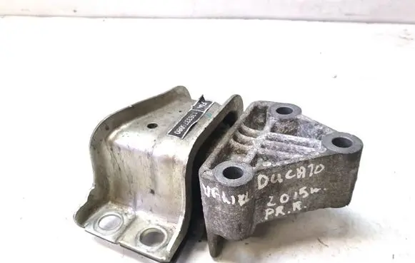 Engine mount bracket