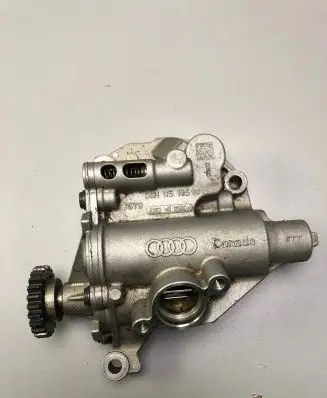 Audi A5 8T 8F Oil pump 06H115105