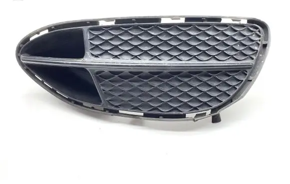 Mercedes-Benz E W212 Front bumper lower grill A2128852822R