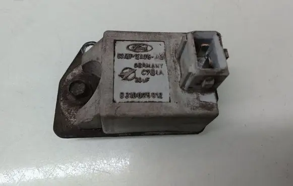Ford Mondeo Mk III Ignition amplifier control unit 0310025012