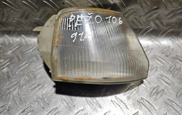 Peugeot 106 Front indicator light 6R01453 010022
