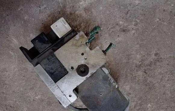 Opel Tigra A ABS Pump 32610392