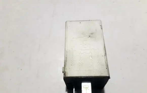Glow plug pre-heat relay