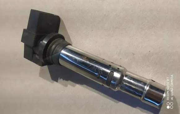 Volkswagen Jetta VI High voltage ignition coil 036905715C