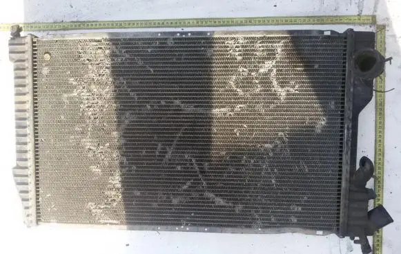 Peugeot 605 Coolant radiator A415I640P40