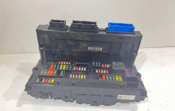 BMW 5 F10 F11 Fuse module 9234421