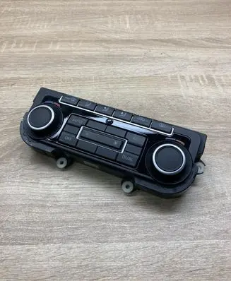 Volkswagen Golf VI Climate control unit 5K0907044ER 5HB009746